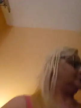 Snapshot of NieMaJazdyBezGwiazdy7883 chatting on 10-29-25, 06:42 NieMaJazdyBezGwiazdy7883 online show from 10-29-25, 06:42