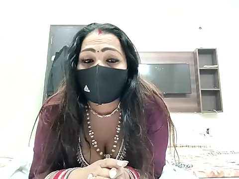 horny milf couple online show from 11-23-25, 05:46