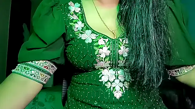 Snapshot of horny_milf_couple chatting on 05-13-26, 06:05 horny milf couple online show from 05-13-26, 06:05