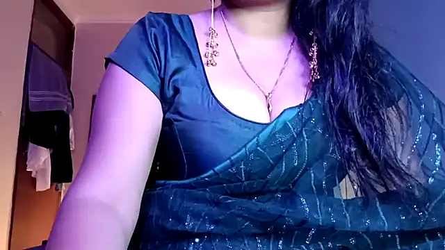 Snapshot of horny_milf_couple chatting on 05-28-26, 05:43 horny milf couple online show from 05-28-26, 05:43