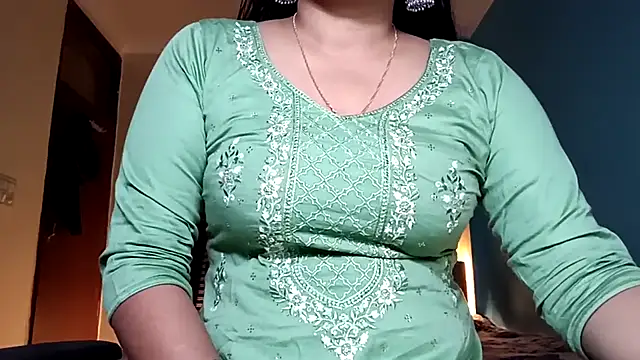 Snapshot of horny_milf_couple chatting on 06-08-26, 07:36 horny milf couple online show from 06-08-26, 07:36