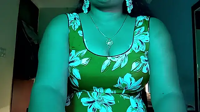 Snapshot of horny_milf_couple chatting on 06-30-26, 07:59 horny milf couple online show from 06-30-26, 07:59