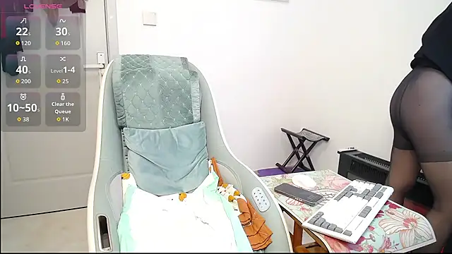 Snapshot of selinajuan chatting on 11-29-25, 01:03 selinajuan online show from 11-29-25, 01:03