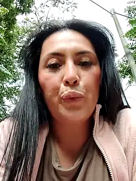 Snapshot of Nina-Velour chatting on 10-07-25, 01:19 Nina-Velour online show from 10-07-25, 01:19