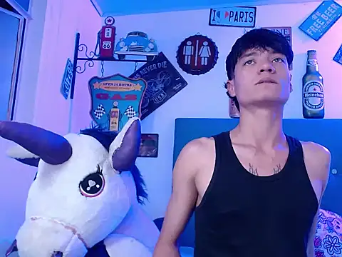 Snapshot of alex_russo__ chatting on 10-10-25, 03:49 alex russo online show from 10-10-25, 03:49