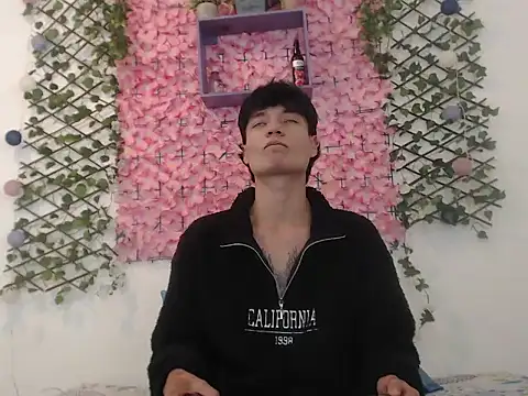 Snapshot of alex_russo__ chatting on 10-17-25, 03:20 alex russo online show from 10-17-25, 03:20