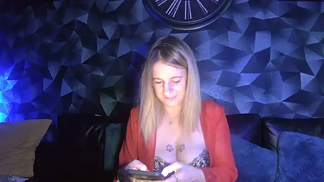 Delichieuse5 online show from 02-04-26, 09:09