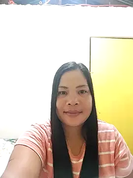 Snapshot of shyhotpinay_32 chatting on 10-08-25, 06:16 shyhotpinay 32 online show from 10-08-25, 06:16