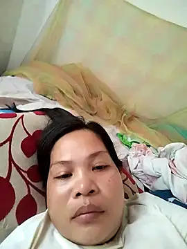 Snapshot of shyhotpinay_32 chatting on 10-20-25, 02:23 shyhotpinay 32 online show from 10-20-25, 02:23