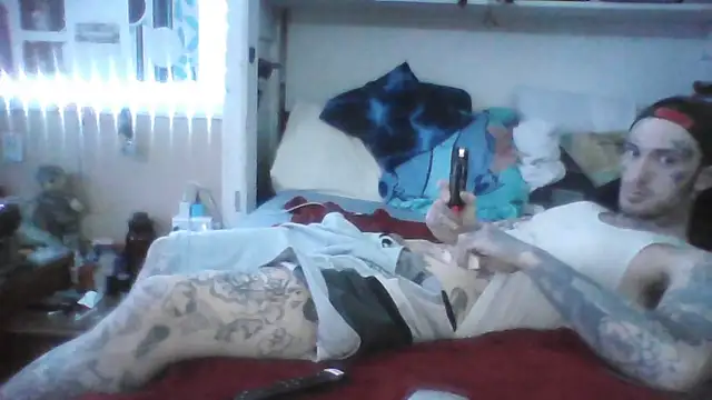 Snapshot of SWAGGDaddy93 chatting on 02-16-26, 06:53 SWAGGDaddy93 online show from 02-16-26, 06:53