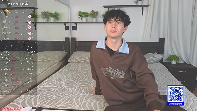 Cute Mike online show from 11-10-25, 01:48