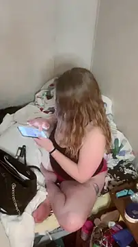 Snapshot of amandatheblondewife chatting on 01-08-26, 11:01 amandatheblondewife online show from 01-08-26, 11:01