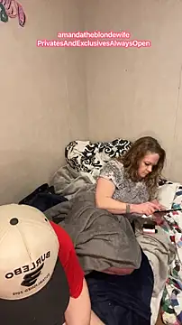 amandatheblondewife online show from 04-20-26, 10:44