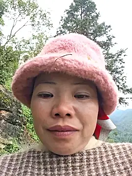 miomio-12 online show from 11-22-25, 02:54