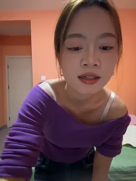 Snapshot of qingzi1218 chatting on 10-18-25, 11:00 qingzi1218 online show from 10-18-25, 11:00