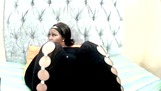 Lollilips105 online show from 12-02-25, 06:03