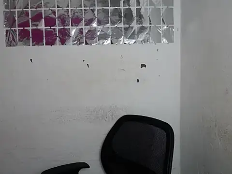 Snapshot of Gaby22d chatting on 11-15-25, 02:31 Gaby22d online show from 11-15-25, 02:31
