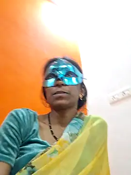 Snapshot of sexy_cpl_mh12 chatting on 02-15-26, 06:04 sexy cpl mh12 online show from 02-15-26, 06:04