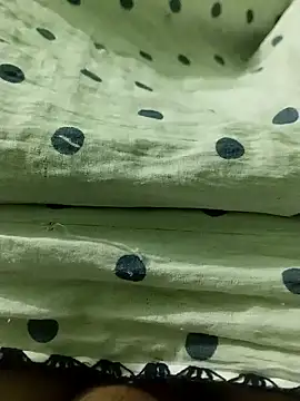 Snapshot of ROSHANI_234 chatting on 03-11-26, 12:00 ROSHANI 234 online show from 03-11-26, 12:00