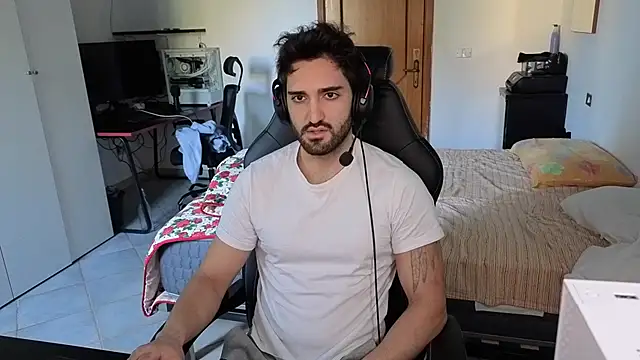 Al3xox02 online show from 02-18-26, 10:22