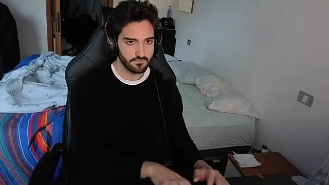 Al3xox02 online show from 04-01-26, 10:27