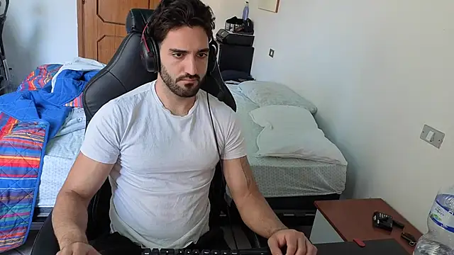 Al3xox02 online show from 04-20-26, 09:56