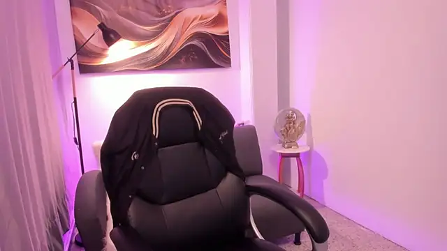 Snapshot of Leoo_Miller chatting on 11-07-25, 04:34 Leoo Miller online show from 11-07-25, 04:34