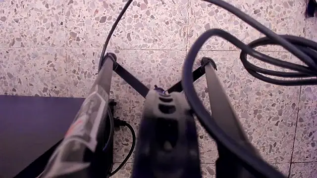 Snapshot of Leoo_Miller chatting on 11-22-25, 04:22 Leoo Miller online show from 11-22-25, 04:22