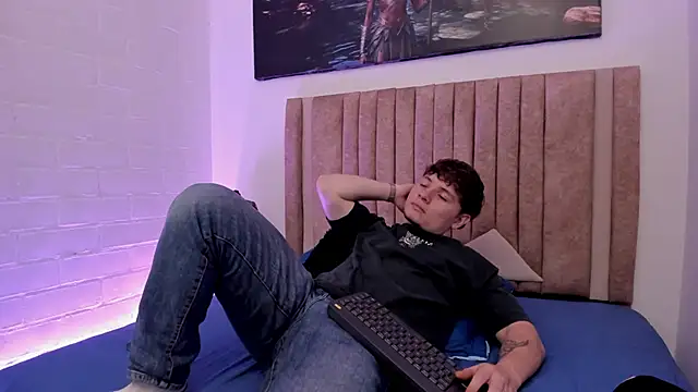 Snapshot of Leoo_Miller chatting on 11-23-25, 05:07 Leoo Miller online show from 11-23-25, 05:07