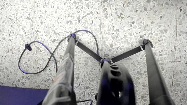 Snapshot of Leoo_Miller chatting on 11-27-25, 04:03 Leoo Miller online show from 11-27-25, 04:03