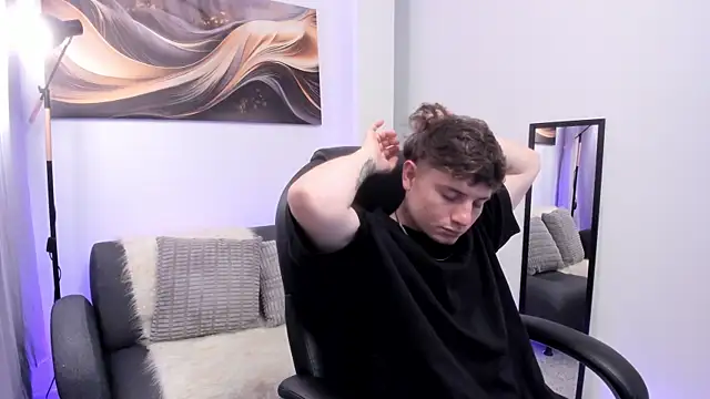 Leoo Miller online show from 12-18-25, 04:29