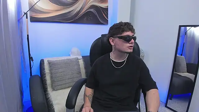 Leoo Miller online show from 01-10-26, 04:14