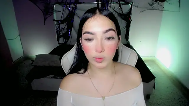 Snapshot of cielooo_ chatting on 10-29-25, 08:21 cielooo online show from 10-29-25, 08:21