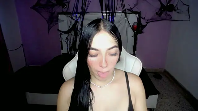 Snapshot of cielooo_ chatting on 11-01-25, 08:33 cielooo online show from 11-01-25, 08:33