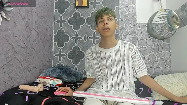 sexyboys cutex18 online show from 01-08-26, 09:06