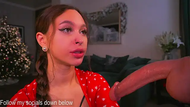 Snapshot of karolineneuer_ chatting on 12-02-25, 01:11 karolineneuer online show from 12-02-25, 01:11