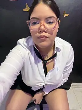 Snapshot of GabrielleMarsh1 chatting on 10-08-25, 01:58 GabrielleMarsh1 online show from 10-08-25, 01:58