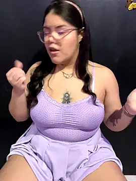 Snapshot of GabrielleMarsh1 chatting on 10-13-25, 12:32 GabrielleMarsh1 online show from 10-13-25, 12:32