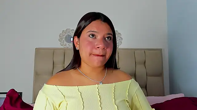 Snapshot of Stefany_Bam chatting on 11-30-25, 01:09 Stefany Bam online show from 11-30-25, 01:09