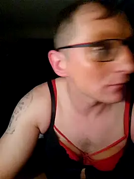 Snapshot of MeskaKurwa1988 chatting on 03-17-26, 07:23 MeskaKurwa1988 online show from 03-17-26, 07:23