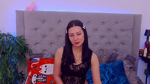 MaeAnna online show from 11-02-25, 04:37