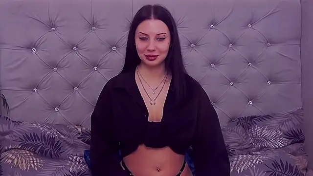 MaeAnna online show from 11-14-25, 04:33