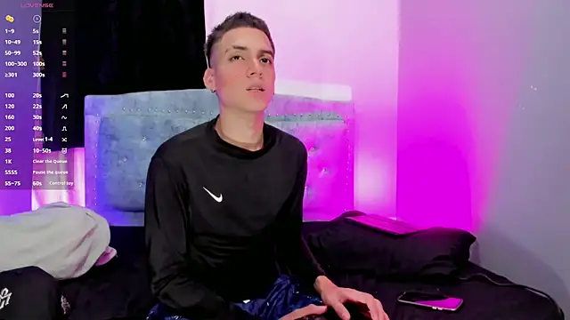 Snapshot of lopez_and_jesus chatting on 10-12-25, 03:27 lopez and jesus online show from 10-12-25, 03:27