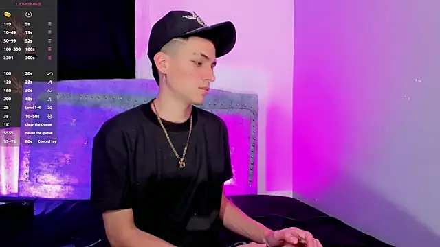 Snapshot of lopez_and_jesus chatting on 10-14-25, 02:01 lopez and jesus online show from 10-14-25, 02:01