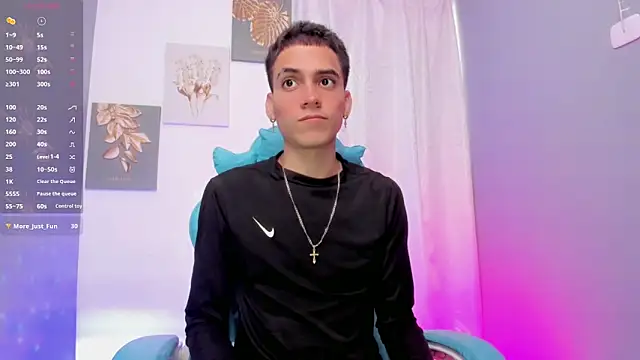 Snapshot of lopez_and_jesus chatting on 10-22-25, 12:05 lopez and jesus online show from 10-22-25, 12:05