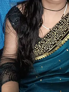 Snapshot of Rashmi_011 chatting on 07-01-26, 12:23 Rashmi 011 online show from 07-01-26, 12:23