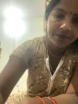 Snapshot of Sapnahot34 chatting on 11-26-25, 06:03 Sapnahot34 online show from 11-26-25, 06:03