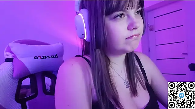 KristiBloom online show from 12-15-25, 09:52