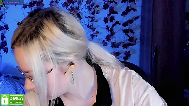 HoneyDazzle online show from 11-21-25, 07:12