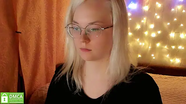 HoneyDazzle online show from 11-28-25, 07:38